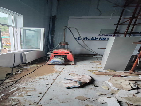 乌伊岭地基基础下沉墙体裂缝加固注浆顶升施工